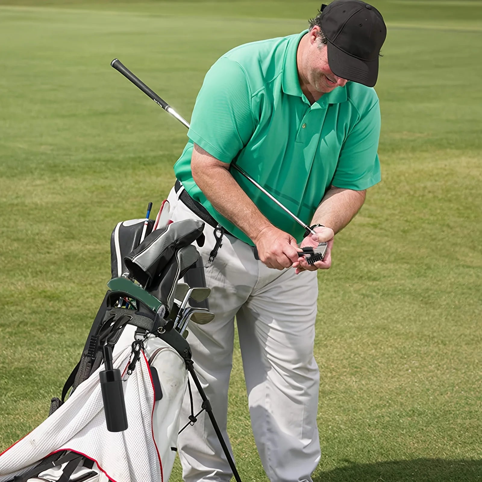 Portable Golf Cleaning Kit – Water Brush, Carabiner & Groove Sharpener